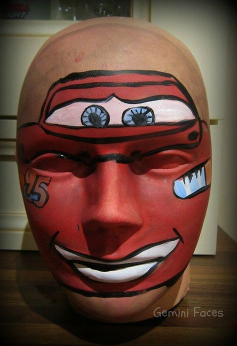 Lightning McQueen face painting Cursed Lightning Mcqueen, Lightning Mcqueen Face Paint, Bad Face Paint, Lightning Mcqueen Makeup, Cursed Makeup, Schminke Halloween, Monster Face Painting, Cursed Pictures, Mask Face Paint