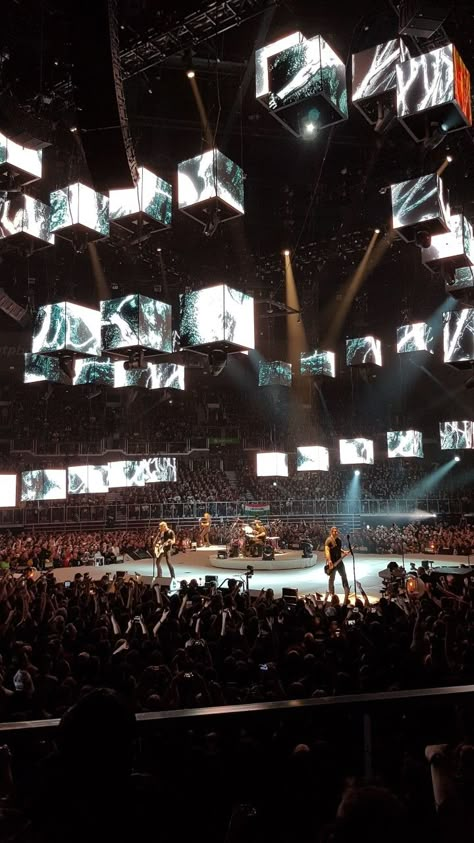 Metallica live in Bp. Metallica Concert Aesthetic, 2000s Rock Aesthetic, Metallica Aesthetic, Metallica Tour, Metallica Live, 2000s Rock, Metallica Concert, Manifesting Board, 2025 Goals