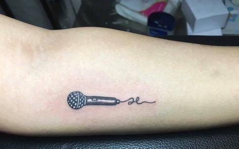 Mic Tattoo, Small Microphone, Microphone Tattoo, Matching Bff Tattoos, Music Tattoo Designs, Chest Piece Tattoos, Small Tattoos For Guys, Badass Tattoos, Music Tattoos