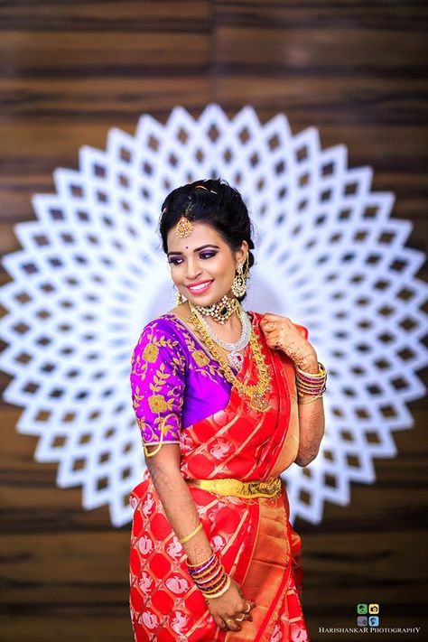 Puberty Poses, Bride Stills, Hindu Wedding Photos, Traditional Poses, Marriage Girl, Bride Shoot, Marriage Stills, Saree Function, Lehenga Pink