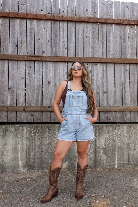 Summer Outfit Ideas: Nashville Edition - Magic of Clothes Outfit Ideas Nashville, Nashville Outfits, Beat The Heat, Summer Outfit Ideas, The Heat, Summer Outfit, Nashville, Summer Outfits, Outfit Ideas