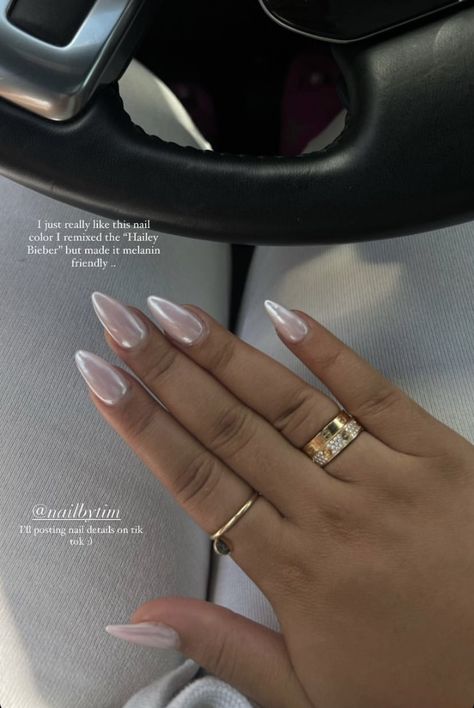 Hailey Bieber Nails With Gems, Haley Bieber Nails Acrylic, Hailey Bieber Nails How To, Hailey Baldwin Style Nails, Hailey Bribed Nails, Hails Bieber Nails, Haley Bieber Wedding Nails, Hailey Bieber Nails With Rhinestones, Hailey Bieber Nails Color