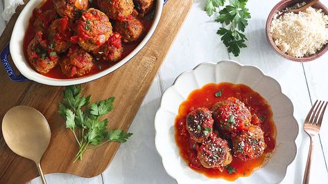 Anne Burrell's Meatball Recipe With A Twist Anne Burrell Meatballs, Anne Burrell, Homemade Italian Meatballs, Swedish Meatballs Easy, Chefs Recipes, Ground Pork Recipes, Greek Meatballs, Meatball Sauce, Best Meatballs