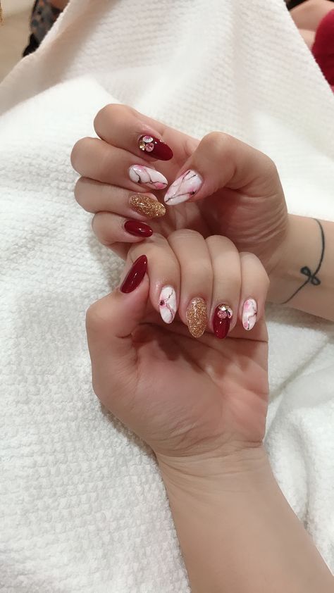 Lunar New Year Nails Simple, Nail Art Lebaran, Nail Chinese New Year, Contoh Nail Art, Nail Art Chinese New Year, Chinese New Year Nail Design, Nail Art Merah, Cny Nail Art, Nail Chinese