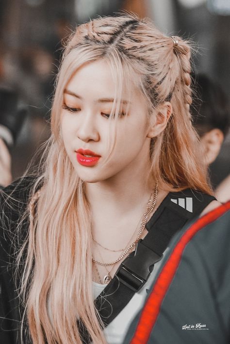 Rosé Blackpink Hairstyle, Blackpink Rosé Hairstyles, Rosie Posie, About Rose, Rose Queen, Blackpink Wallpaper, Hair 2018, Peinados Fáciles Para Cabello Corto, Rose Blackpink