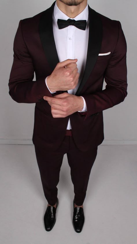 Wine Tuxedo For Men, Maroon Suit Men Wedding, Suits Men Burgundy, Maroon Wedding Suit, Maroon Grooms Suit, Elegant Suits Men, Dark Red Suit, Maroon Tuxedo, Wedding Suit Men