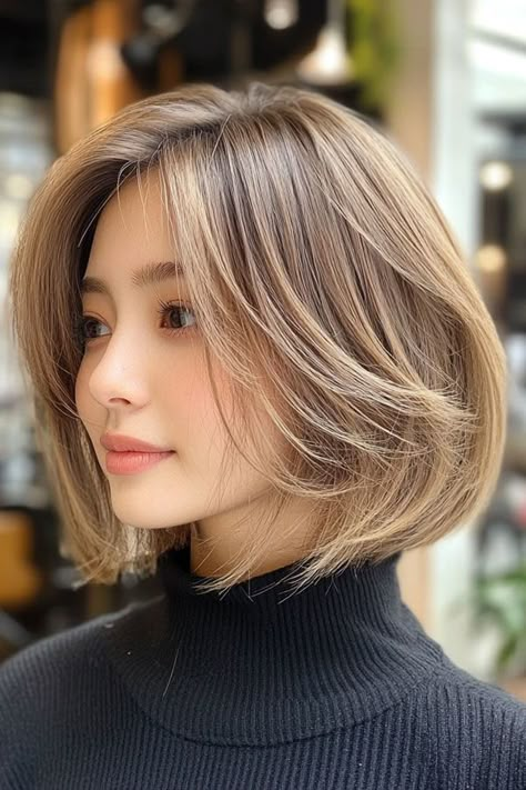 45 Chic Layered Bob Haircuts : Classic Bob with Soft Subtle Layers Kim Hairstyles, Bob With Soft Layers, Above The Shoulder Haircuts, Above Shoulder Length Hair, Medium Length Styles, Shoulder Haircut, Fall Haircuts, Subtle Blonde Highlights, Styles For Fine Hair