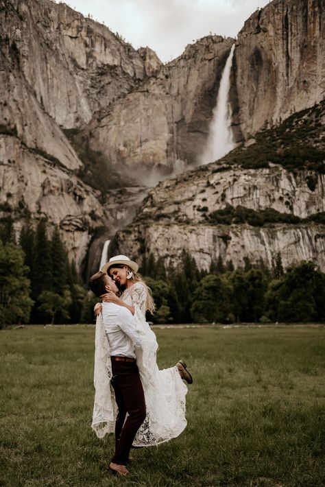 Yosemite Engagement Shoot, Yosemite Wedding Elopements, Yosemite National Park Elopement, Yosemite National Park Engagement Photos, Yosemite Photoshoot, Yosemite Engagement Photos, Yosemite Wedding Photos, Yosemite Engagement, Glacier Point Wedding