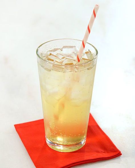 Make classic cream soda at home with this simple recipe from Anton Nocito of P&H Soda and Syrup. Also Try: Grapefruit Soda Syrup, Quince Soda Syrup Soda Stream Recipes, Soda Syrup, Homemade Soda, Grapefruit Soda, Soda Recipe, Homemade Syrup, Soda Stream, Cream Soda, Syrup Recipe