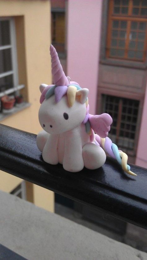 Polymer Clay Unicorn, Clay Unicorn, Jumping Clay, Diy Polymer Clay, Nyan Cat, Fondant Figures, Clay Figurine, Clay Animals, Modeling Clay