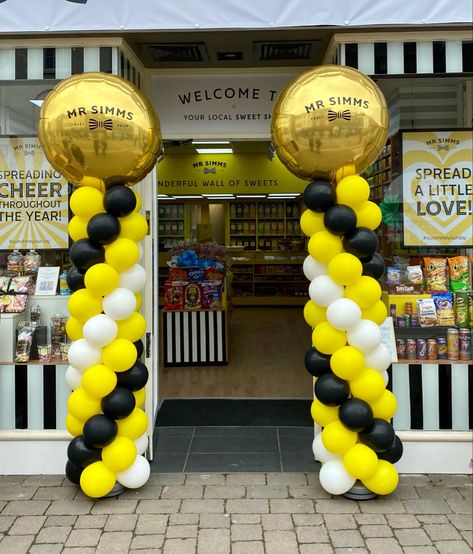 Black And Yellow Balloon Arch, Black And Yellow Balloons, Yellow Centerpieces, Plain Yellow, Engagement Events, Birthday Festival, Yellow Balloons, Black Balloons, Balloon Columns