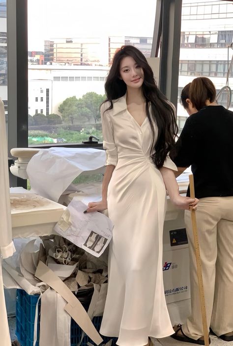 Korean Girl Outfits Dress, Fancy Outfits Women, Rich Asian Outfit, Full Hourglass Figure Outfits, Korean Elegant Outfit, Chinese Fashion Women, Flowy Dress Aesthetic, Weibo Fashion, Korean Dress Outfit