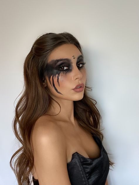 Lagatha Vikings Makeup, Furiosa Makeup, Easy Viking Makeup Women, Warrior Halloween Costumes, Simple Viking Makeup, Valkyrie Makeup, Huntress Makeup, Valkyrie Costume, Warrior Makeup