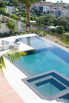 Infinity Pool Backyard, Pool Plans, Pool Design Modern, Outdoor Pool Area, Pools Backyard Inground, Luxury Swimming Pools, Pool Remodel, Swimming Pool House, Pool Landscape Design