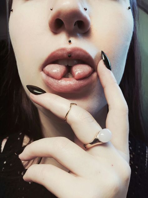 Snake Tongue Human, Tounge Split In Half, Split Tongue Aesthetic, Tongue Split, Forked Tongue, Split Tongue, Body Mods, Funny Faces, Aesthetic Anime