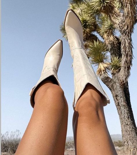 Tucker Brown Boutique on Instagram: "ITS THE WEEKEND!! Let’s kick it! 🤍" Trendy Cowboy Boot Outfit, Boots Outfit Ideas For Women, Casual Cowboy Boots Outfit, Black Western Boots, Dresses With Cowboy Boots, Black Cowboy, Tall Fashion, Tights And Boots, Trending Boots