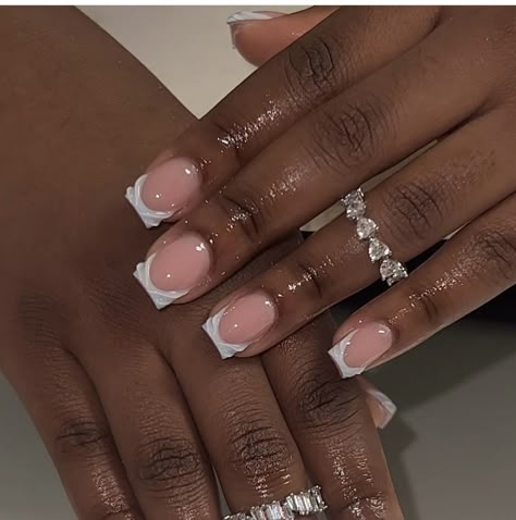 Short White Wedding Nails, Biab Designs Ideas Short, French Short Nail Designs, French Tip Acrylic Nails Short Square, Short White French Tip Acrylic Nails, Short Nails With Pearls, Short Birthday Nails Acrylic, Short Pink French Nails, No Acrylic Nail Ideas