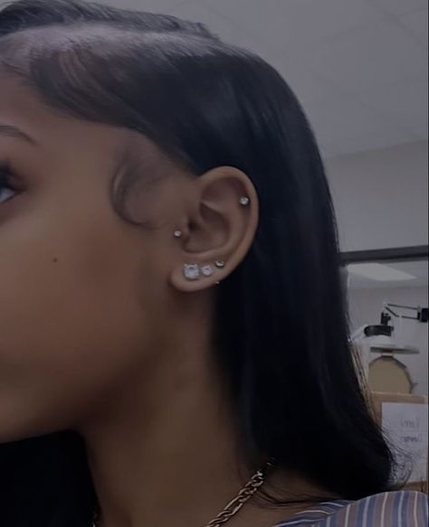 ear piercing ideas. Peircings Women Black, Cartilage Piercing Black Women, Piercings Ear Black Women, Ear Piercings On Black Women, Ear Piercing Black Women, Helix Piercing Black Women, Helix Piercing Black, Ear Piercing Ideas Black Women, Ear Percinings