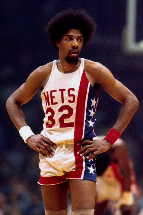 11 Afros That Make It Impossible Not To Love Black Hair ... Nets Jersey, Basketball Tricks, Julius Erving, Dr J, Nba Fashion, Basketball Tips, Basketball Leagues, Nba Legends, Sports Hero