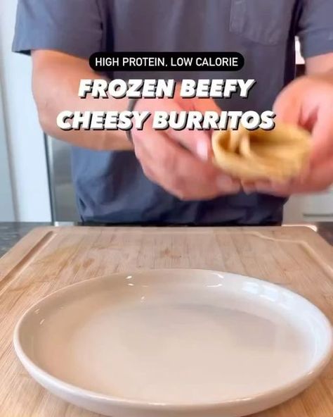 Healthy Lifestyle | Weight Loss Recipes | Fitness on Instagram: "Beef or Chicken? Which 🌯 by @stealth_health_life would you try? 1️⃣ Cheesy Beef Burritos By @stealth_health_life Per burrito (makes 6) 365 Cals 28g Protein 35g Carbs 13g Fat Ingredients: 16oz 93% beef 1 packet taco seasoning 200g 2% Greek yogurt 100g red enchilada sauce 60g 2% cheddar 2 laughing cow cheese wedges or 60g light cream cheese 2 tablespoons chopped cilantro (optional) 6 burrito sized tortillas To reheat - you can s Stealth Health, Beef Burritos, Laughing Cow Cheese, Low Calorie Lunches, Cow Cheese, Best Meal Prep, Macro Friendly Recipes, Laughing Cow, Red Enchilada Sauce