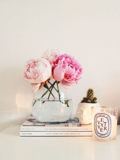 Interior Design Books, vase w/ fake flowers (spray with perfume), wolf figurine, pretty cup for pens Pink Home Accessories, Office Creative, French Bedroom, Hygge Home, Trendy Bedroom, Pink Peonies, Desk Decor, 인테리어 디자인, Future House