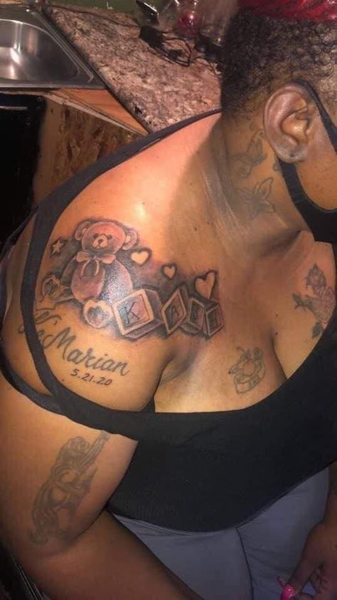 Moms Black, Mom Baby Tattoo, Small Dope Tattoos, Tattoos For Moms, Cute Tattoos For Women, Baby Tattoos, Tattoos For Kids, Mom Tattoos, Name Tattoos