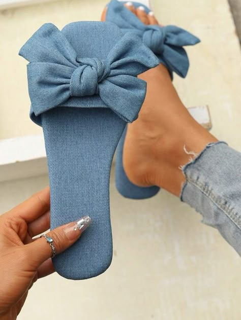 Denim Footwear, Fancy Sandals, Shoe Makeover, Diy Slippers, Pretty Sandals, Trending Womens Shoes, Open Toe Slippers, Fashion Slippers, Bow Decor