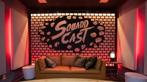 Podcast Setup Design, Podcast Studio Setup Ideas, Broadcasting Studio Background, Podcast Background Ideas, Studio Podcast Design, Podcast Backdrop Ideas, Podcast Studio Aesthetic, Video Podcast Studio Design Ideas, Podcast Studio Design Ideas