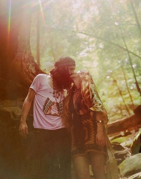 Goddess Circle, Hippie Couple, Mundo Hippie, Sugarhigh Lovestoned, Circle Photo, Hippie Lifestyle, Estilo Hippy, Hippie Chick, Hippie Peace