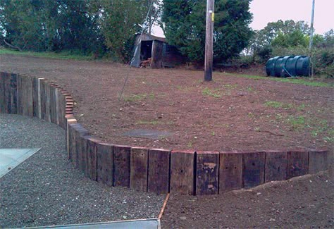 Cheap Retaining Wall, Railway Sleepers Garden, Sleeper Retaining Wall, Sleepers In Garden, Garden Retaining Wall, Railway Sleepers, Landscaping Retaining Walls, Sloped Garden, Garden Borders