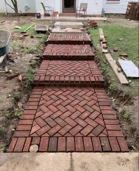 White Picket Fence Ideas, Outdoor Patio Pavers, Concrete Sidewalk, Picket Fence Ideas, Brick Patterns Patio, Brick Pathway, Brick Path, Brick Walkway, Landscaping Retaining Walls