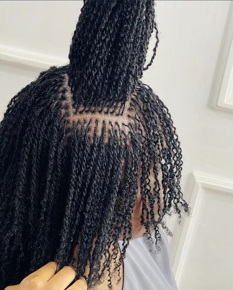 Y’all feeling these love locs ? And be honest #locs #locsforwomen #lovelocs #locstyles Types Of Locs For Women, Micro Loc Hairstyles, Types Of Locs, Locs For Women, Locs For Black Women, Microloc Extensions, Crochet Straight Hair, Locs Ideas, Loc Inspiration