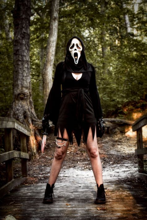 Ghost Face Photoshoot by @MelissaRoller Scream Photoshoot Women, Scream Photoshoot Halloween, Women’s Ghost Face Costume, Scream Mask Photoshoot Women, Ghost Face Photoshoot Women, Plus Size Ghost Face Costume, Ghost Face Photoshoot Ideas, Womens Ghost Face Costume, Ghost Face Costume Women Diy