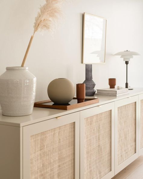 Linda Dekkers on Instagram: “meet Bestå cane beige #fronteriors.  A new initiative by @houseofhawkes and me to transforms your IKEA Bestå frame into the chic and…” Ikea Idanäs Dresser Hack, Ikea Besta Hack Sideboard, Living Room Buffet, Interior Boho, Style Deco, Living Room Inspo, Home Design Decor, Minimalist Interior, Ikea Hack