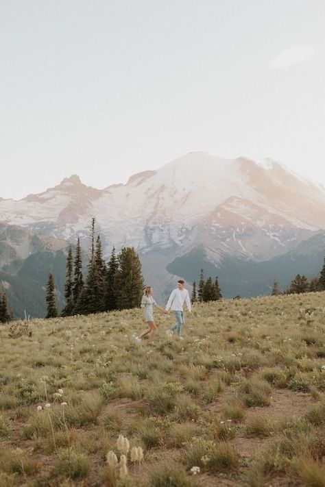 Engagement Photoshoot Outfit Ideas, Engagement Photoshoot Outfit, Rainy Engagement Photos, Mountain Photoshoot, Forest Engagement Photos, Photoshoot Outfit Ideas, Adventure Engagement Photos, Mountain Summer, Engagement Picture Outfits