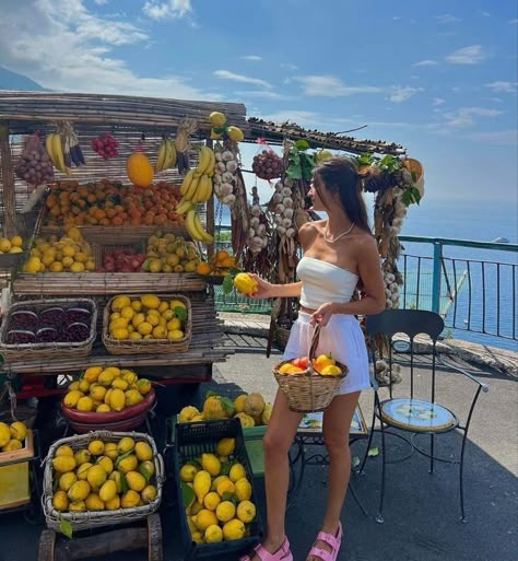 Amalfi Coast Outfits, Goldenhour Aesthetic, Italia Aesthetic, Italy Pics, Europe Honeymoon, Italy Vibes, Water Sunset, Greece Italy, Summer In Italy