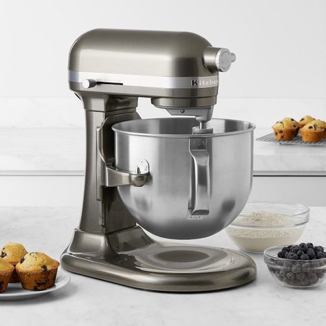 Best Kitchen Mixers | Williams Sonoma Kitchenaid Bowl, College Kitchen, Mixer Attachments, Tilt Head, Veggie Noodles, Table Setting Inspiration, Minimalist House, Gourmet Burgers, Kids Pottery