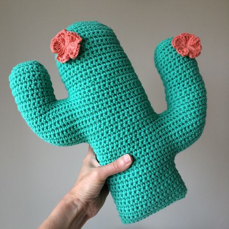 Flower Cactus Cushion Crochet Pattern Saguaro Flower, Cactus En Crochet, Cactus Cushion, Flower Cactus, Cactus Pillow, Confection Au Crochet, Crochet Cactus, Crochet Pillows, Crochet Plant