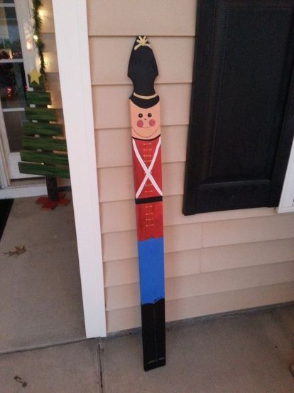 holiday toy soldier picket fence painted, fences, seasonal holiday decor, Quick project Diy Picket Fence Decoration, Pallet Nutcracker, Fence Picket Christmas Crafts, Picket Fence Ideas Crafts, Christmas Picket Fence Decor, Fence Picket Christmas Signs, Fence Post Crafts, Fence Board Snowman, Fence Board Crafts