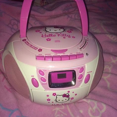 Charmmy Kitty, 일본 패션, Catty Noir, Hello Kitty Aesthetic, 2000s Nostalgia, Hello Kit, 2000s Aesthetic, Cassette Player, Hello Kitty Items