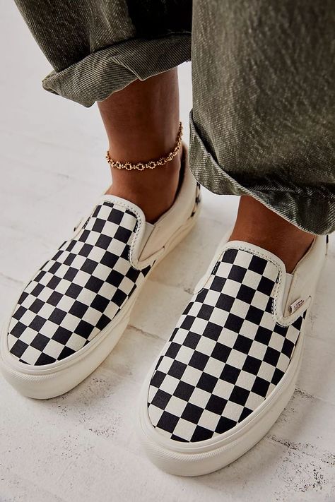 White Gucci Shoes, Checkered Vans Outfit, Vans Platform, Daily Fits, Sneakers Outfit Men, Checkered Shoes, Gucci Shoes Sneakers, Vans Checkered, Vans Outfit