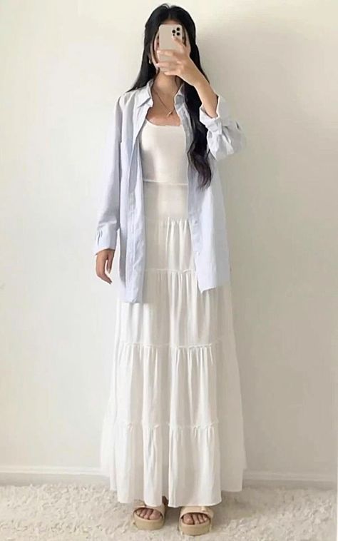 All White Maxi Skirt Outfit, Long White Skirt Outfit Ideas Modest, White Maxi Skirt Outfit Modest, Maxi Skirt Outfit Summer Modest, White Maxi Dress Outfit Summer, Modest Maxi Skirt Outfits, White Maxi Skirt Outfit Summer Casual, Aesthetic Outfits With Long Skirts, Maxi Skirt Outfit Modest