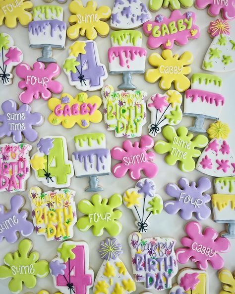 It's SLIME TIME for Gabby's birthday! Slime Cookies Decorated, Slime Birthday Party Ideas Decorations, Slime Themed Birthday Party, Slime Birthday Party Ideas, Slime Party Ideas, Slime Birthday Party, Barbie Party Decorations, Slime Birthday, Grad Photography