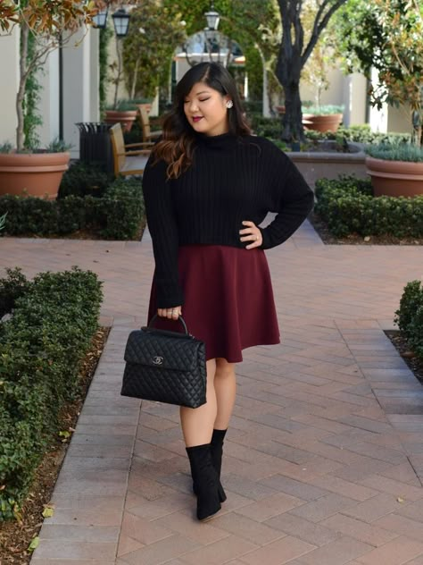 Curvy Girl Chic Plus Size Chunky Cropped Turtleneck Sweater and Burgundy Skirt Chanel Coco Handle Large Wide Width Sock Boots Plus Size Skirt Outfits Fall, Chunky Girl Outfits, Burgundy Skirt Outfit Fall, Chunky Girls, Skirt Chanel, Earth Fashion, Plus Zise, Perfect Winter Outfit, Cropped Turtleneck