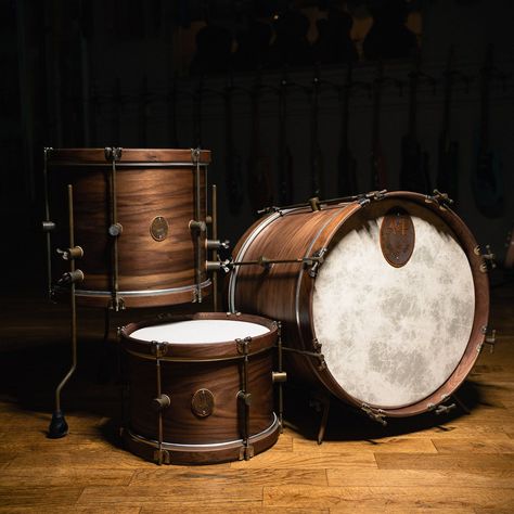 Between the detailed wood grain, incredible warm tone & T-rods that provide a nice finishing touch, this 12/14/18 Walnut Club kit is definitely our favorite AF we've had come through the shop...Contact us for more info! Beautiful Drum Sets, Drummer Aesthetic, Instrument Photography, Yamaha Drums, Gibson Acoustic, Drum Sets, Face The Music, Drum Accessories, Bass Drums