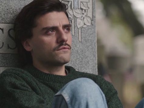 Oscar Isaac as Nick Wasicsko in HBO's Show Me a Hero (2015) Jake Lockley, Show Me A Hero, Don Pedro, Salty Hair, My Heart Hurts, Oscar Isaac, A Series Of Unfortunate Events, Moon Knight, Pedro Pascal