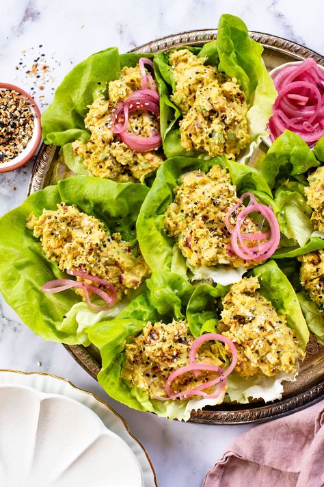 Falafel Recipes, Chickpea Lettuce Wraps, Easy Falafel, Vegan Chickpea Recipes, Nutritarian Recipes, Meatless Mains, Veggie Main Dishes, Salad Lettuce, Vegan Sandwiches