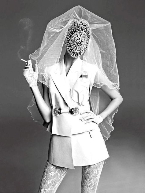 Maison Martin Margiela mask. Love tulle that could create volume on the table. Margiela Mask, Vogue Paris Editorial, Emmanuelle Alt Style, Paris November, Emmanuelle Alt, Alt Style, Martin Margiela, Fashion Editor, Vogue Paris