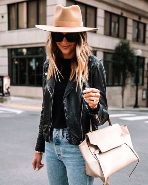 Fall Fashion With Hats, Beige Hat Outfit, Simplified Wardrobe, Felt Hat Outfit, Fedora Outfit, Fedora Hat Outfits, Black Leather Jacket Outfit, Lightwash Jeans, Celine Belt