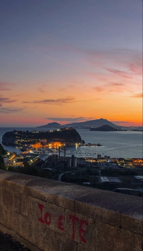 Naples Aesthetic, Italy Aesthetic, Look At The Sky, City Aesthetic, Beautiful Places To Travel, Sky Aesthetic, Scenery Wallpaper, City Lights, Naples